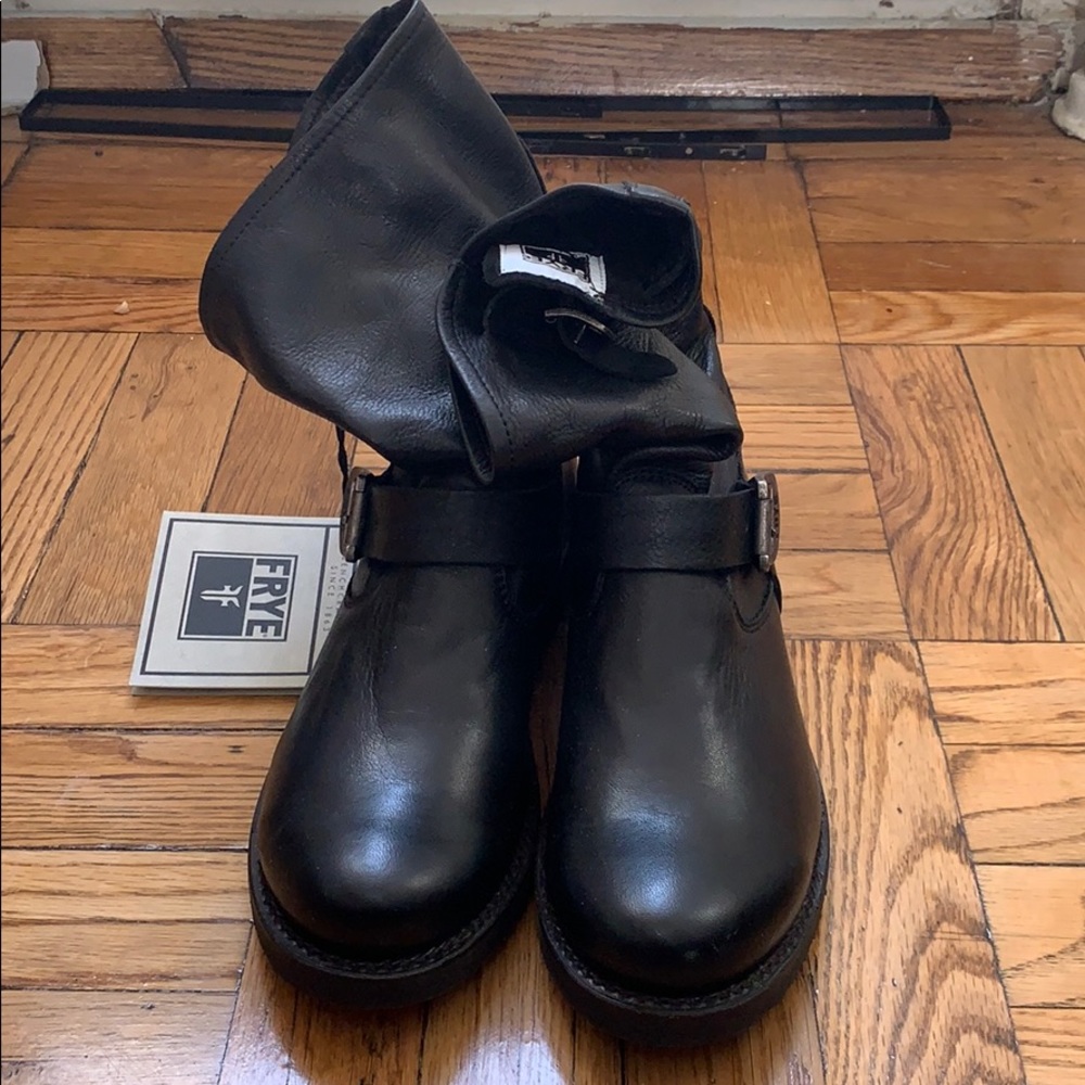 Frye Veronica Short Booties